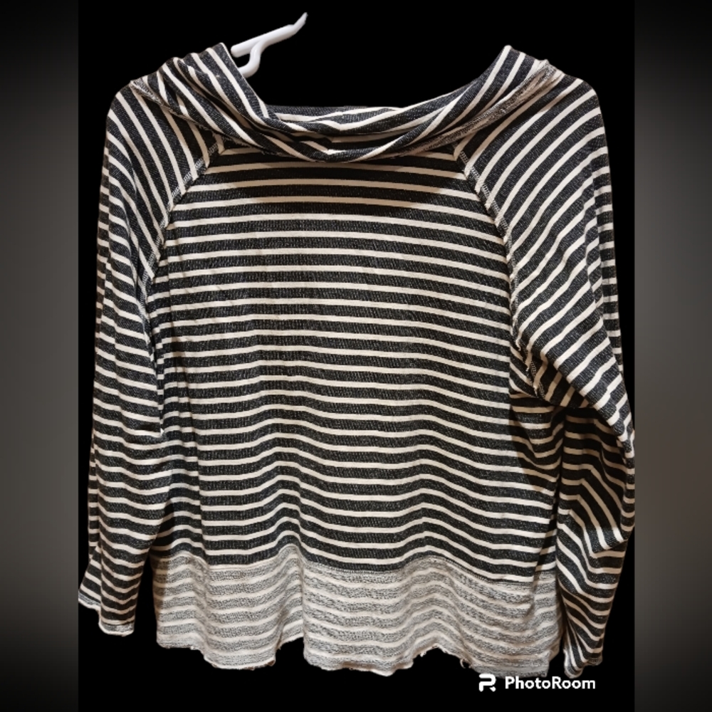 LaneBryant Cowlneck Top EUC 22/24